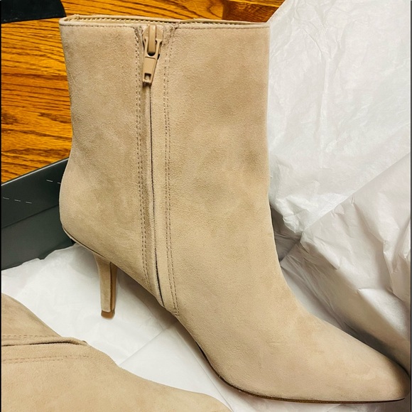 Ann Taylor EXCELLENT condition!! Kody Suede High Heeled Bootie 8 1/2 - Picture 3 of 7